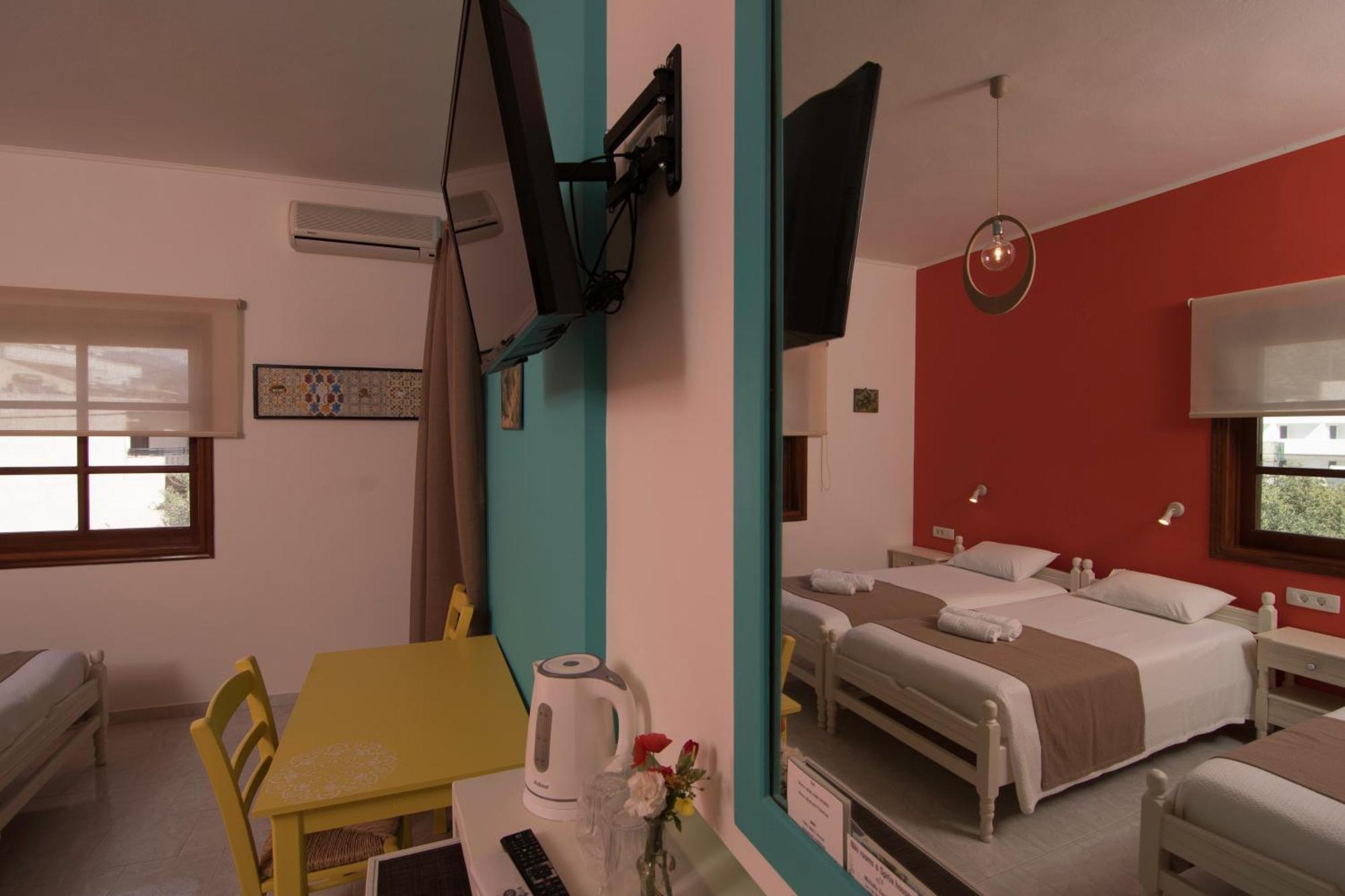 Niki Rooms Palaiochora Bilik gambar